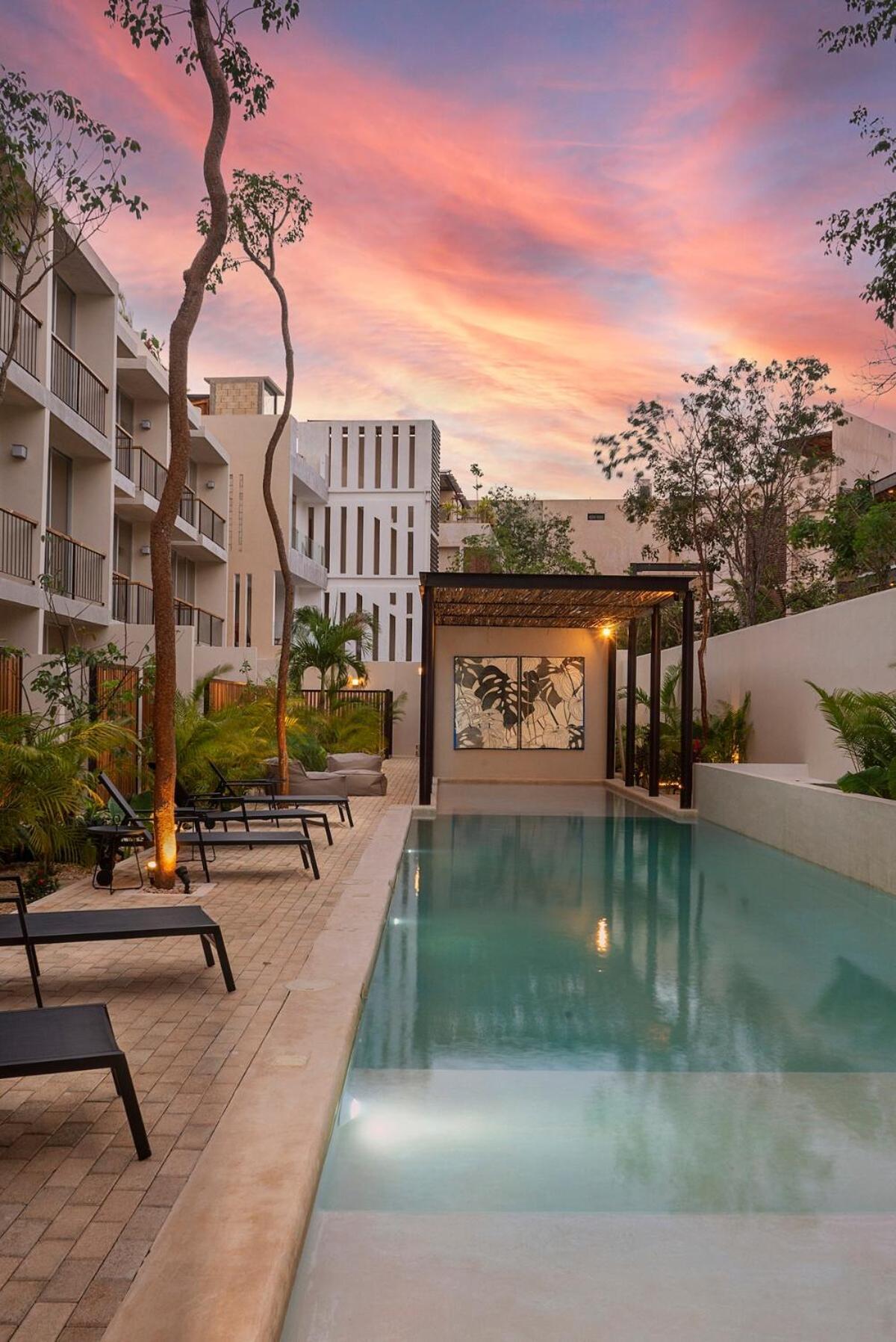 2 Bedroom Ph At Veleta With Pool *